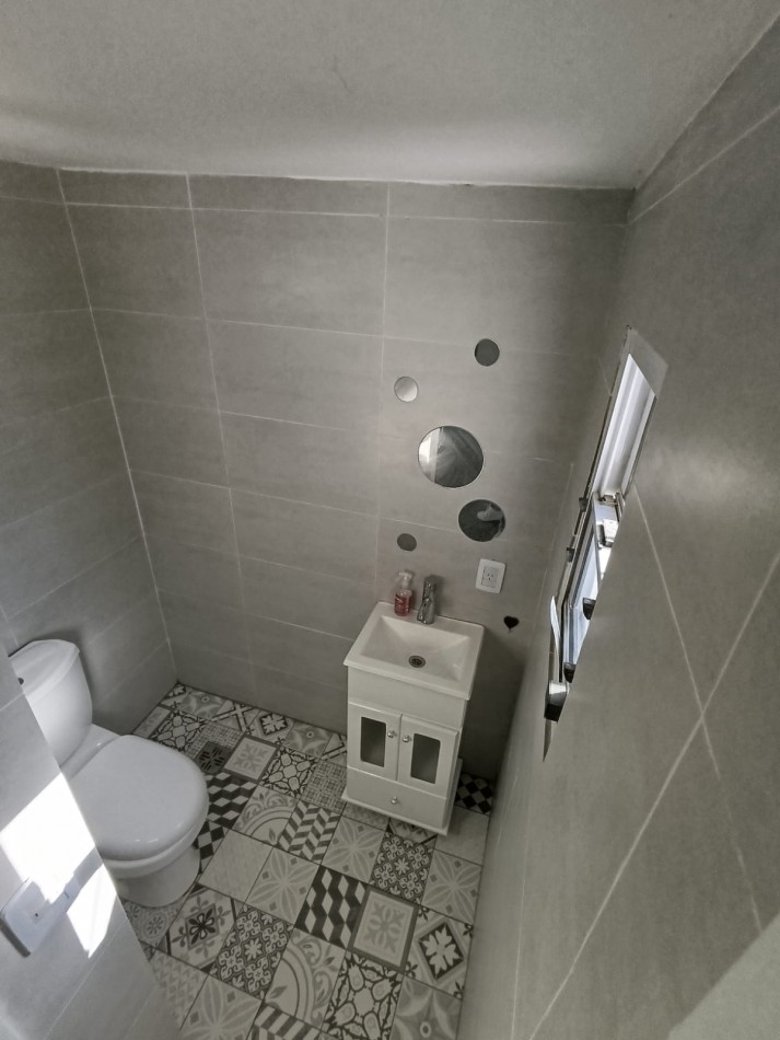 CASA CON PILETA Y PARQUE 