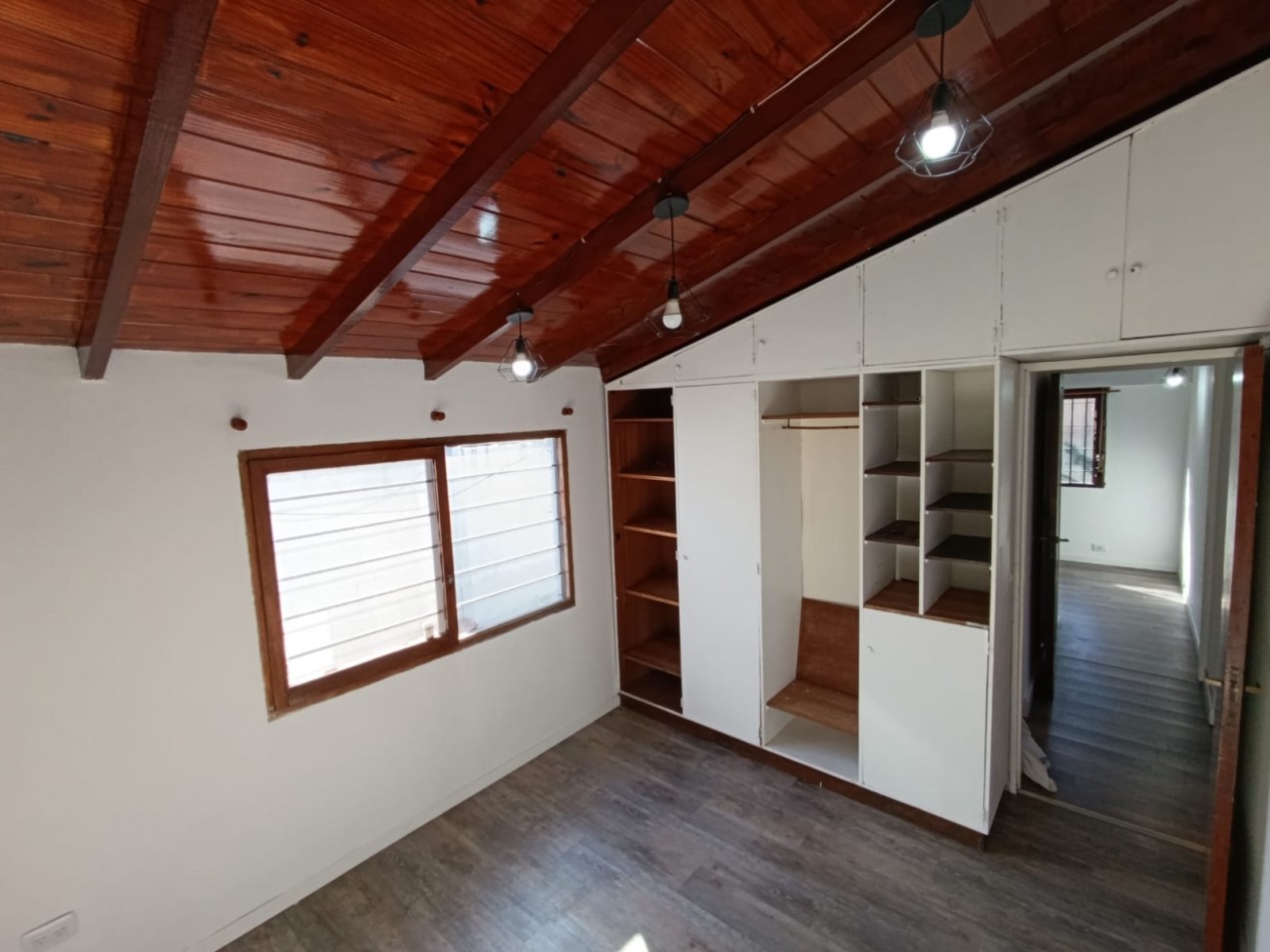 CASA CON PILETA Y PARQUE 