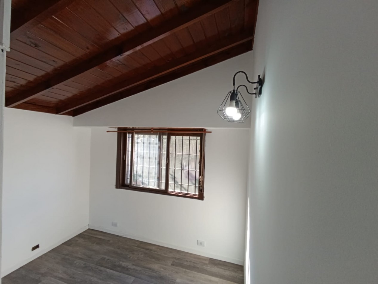 CASA CON PILETA Y PARQUE 