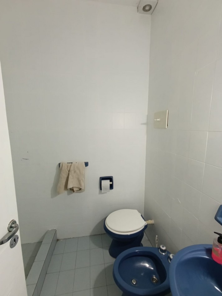 CASA CON PILETA Y PARQUE 