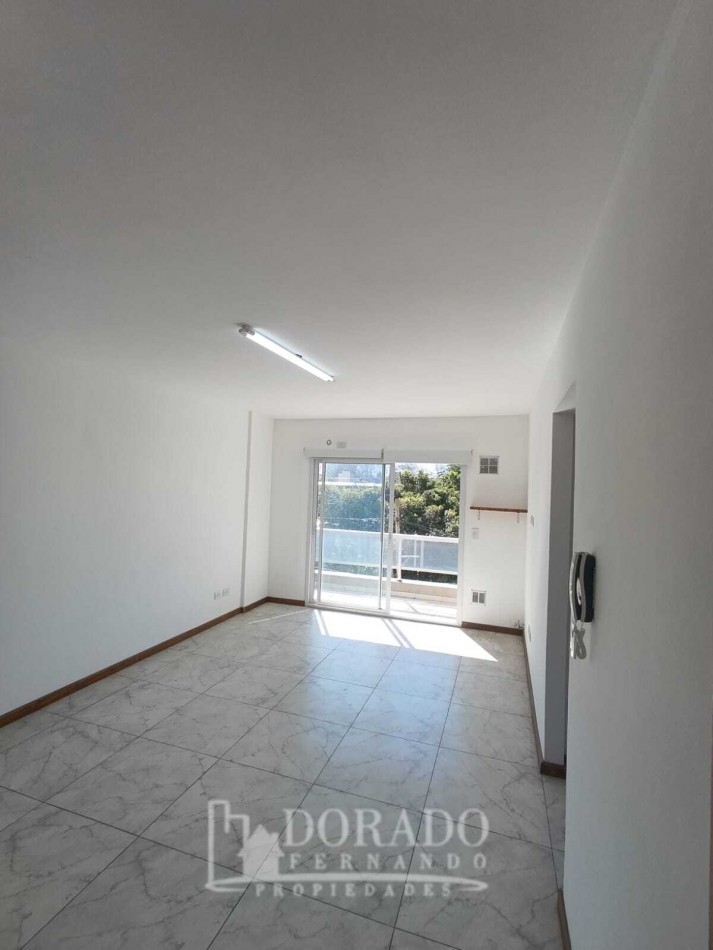 SEMIPISO 3 AMBIENTES AL FRENTE