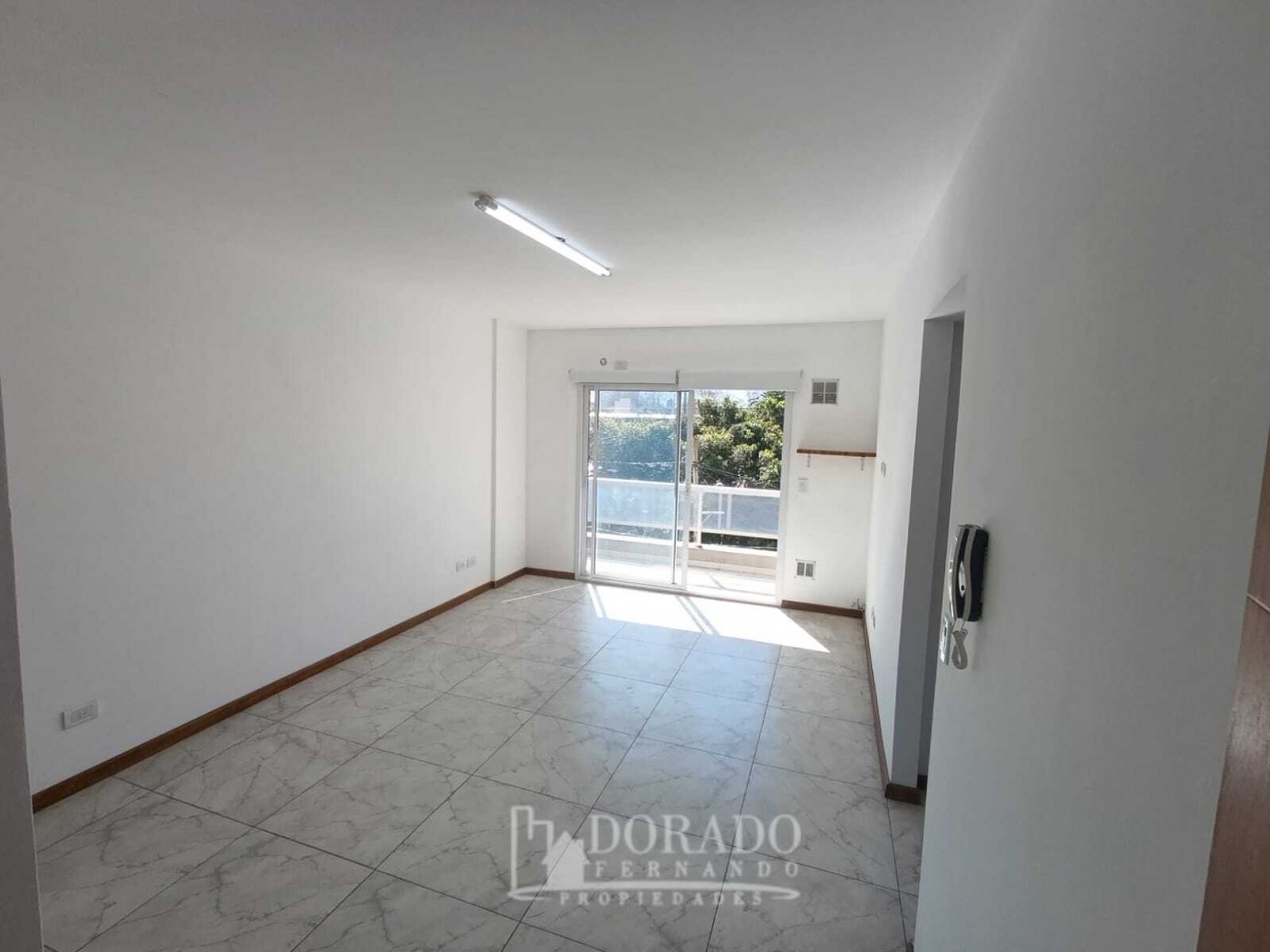 SEMIPISO 3 AMBIENTES AL FRENTE