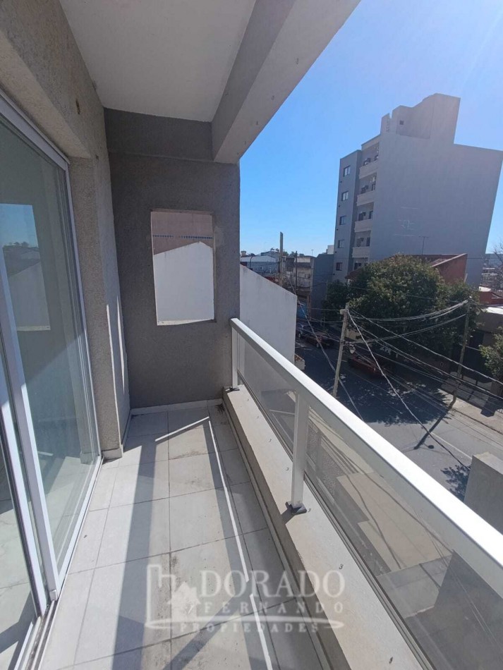 SEMIPISO 3 AMBIENTES AL FRENTE