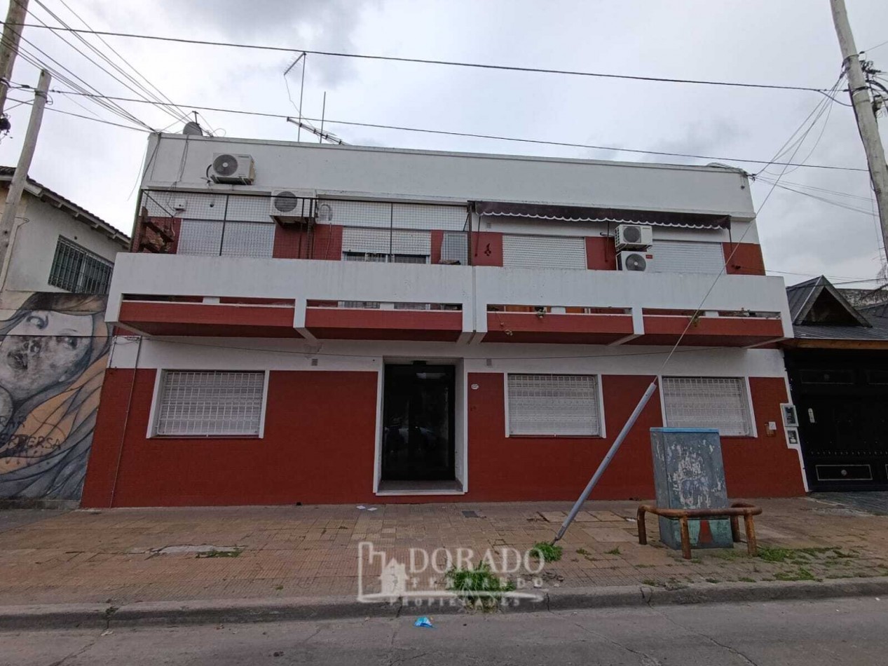 2 AMBIENTES EN PRIMER PISO CON TERRAZA
