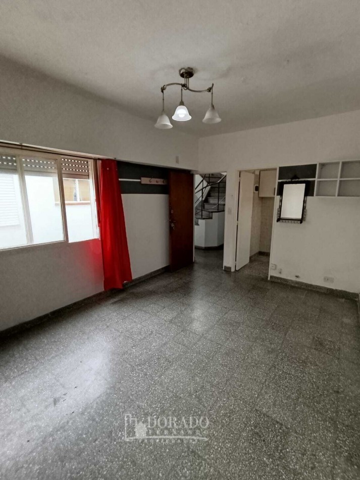 2 AMBIENTES EN PRIMER PISO CON TERRAZA