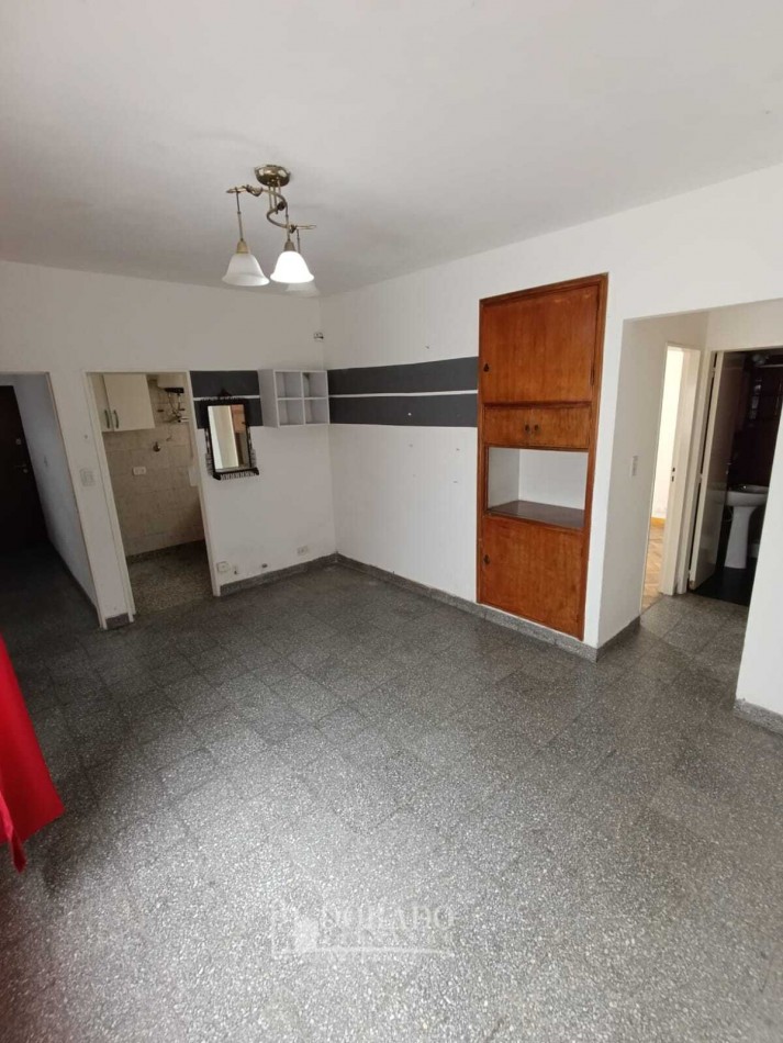 2 AMBIENTES EN PRIMER PISO CON TERRAZA