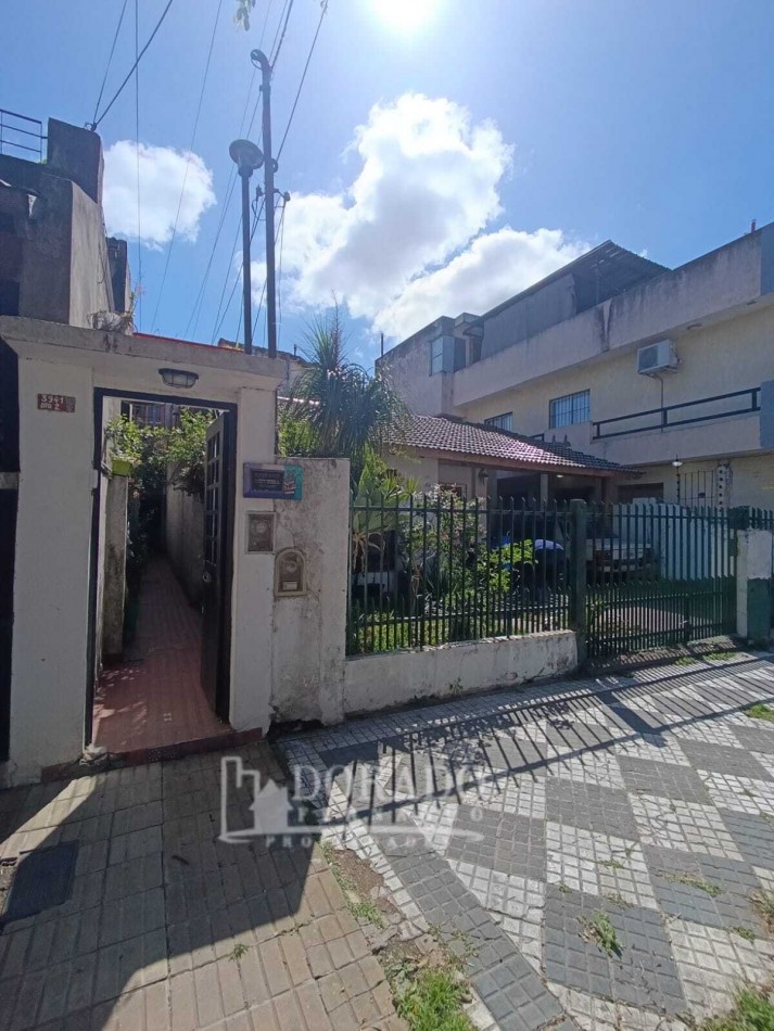 PH 4 Ambientes en Santos Lugares - con Patio y Parrilla 