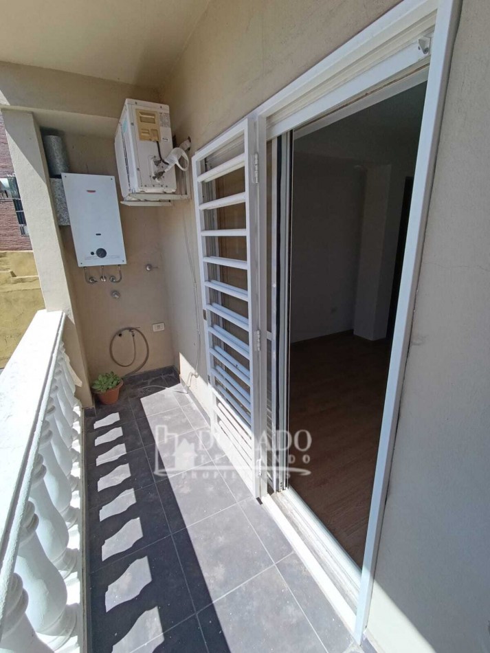 MONOAMBIENTES LUMINOSO Y MUY COMODO