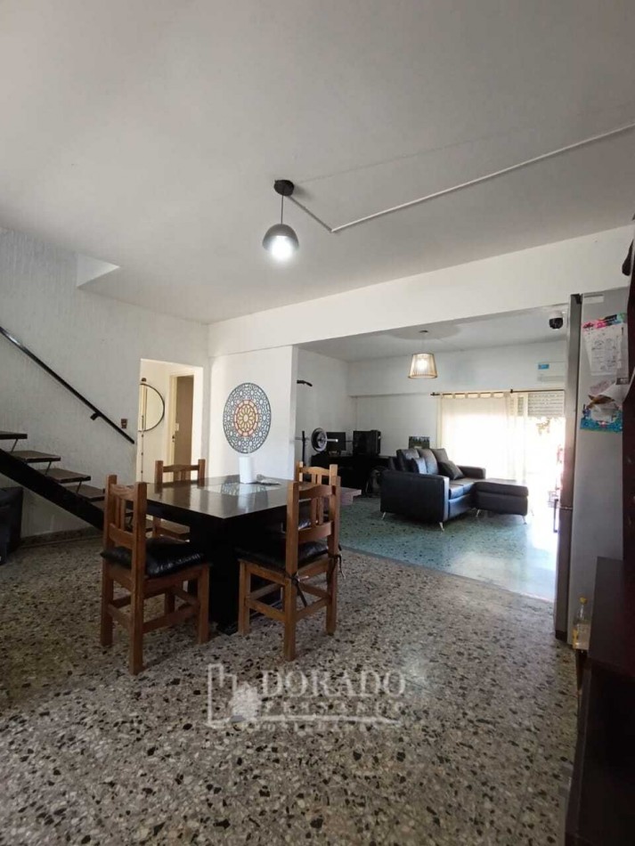 Exclusivo PH de 188 m² totales con terraza y balcon a la calle