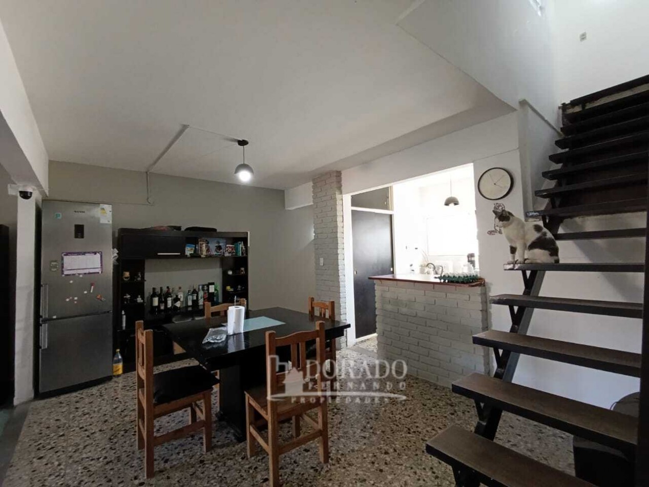 Exclusivo PH de 188 m² totales con terraza y balcon a la calle