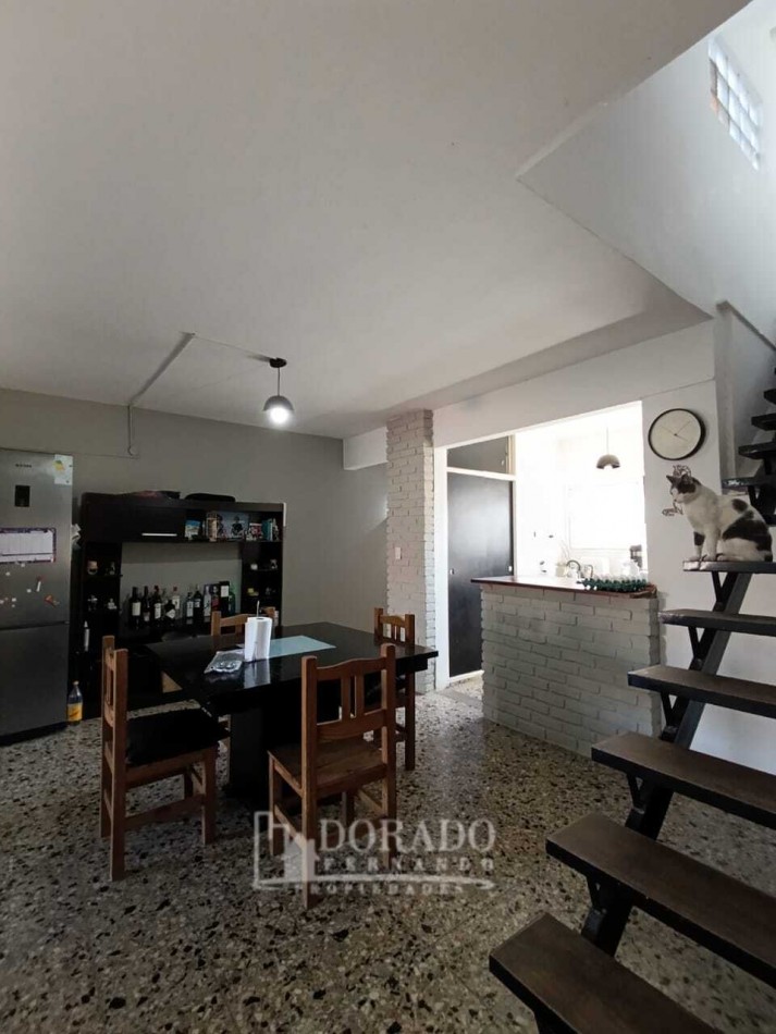 Exclusivo PH de 188 m² totales con terraza y balcon a la calle