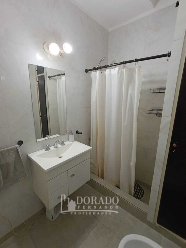 Exclusivo PH de 188 m² totales con terraza y balcon a la calle