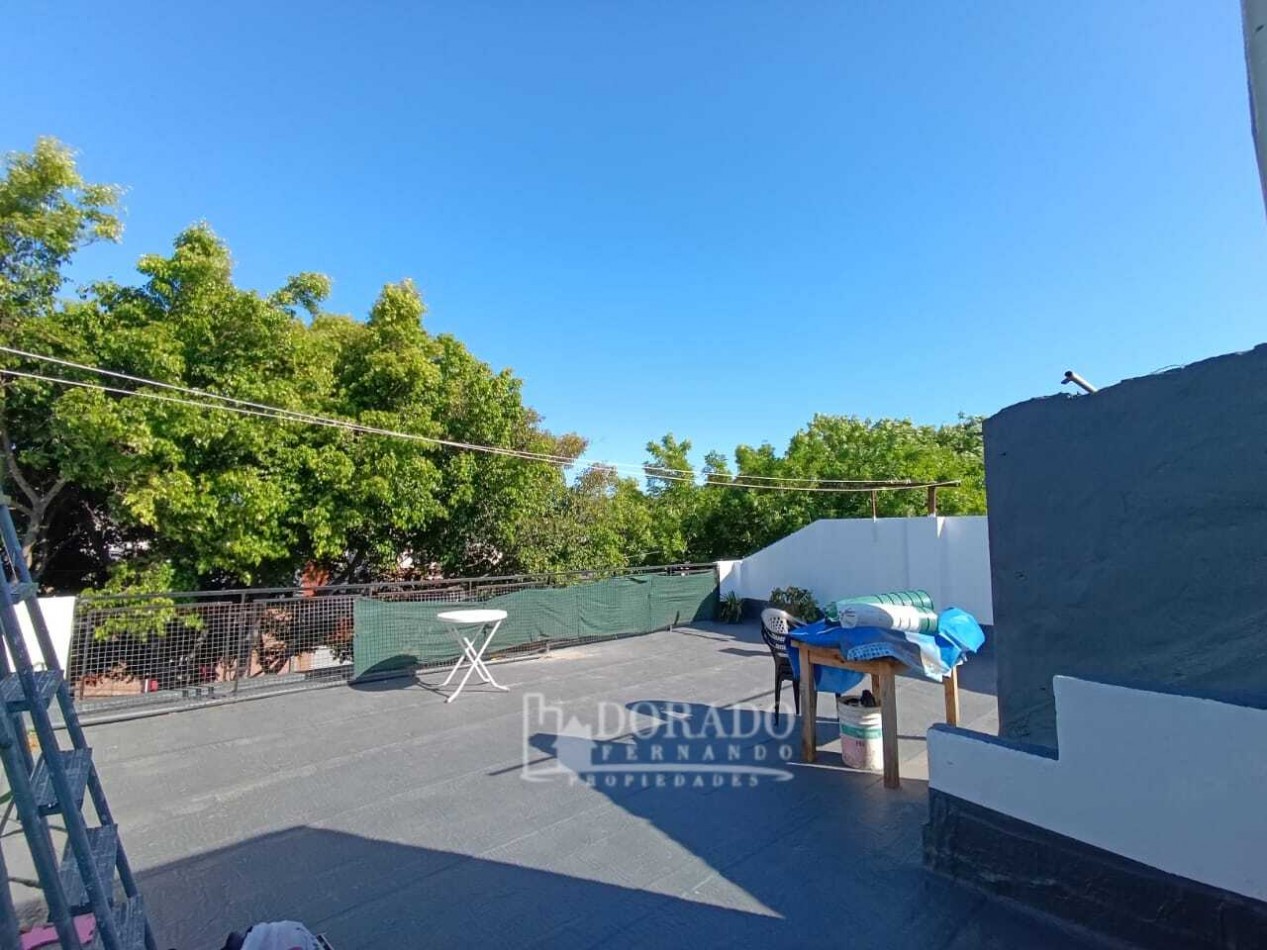 Exclusivo PH de 188 m² totales con terraza y balcon a la calle