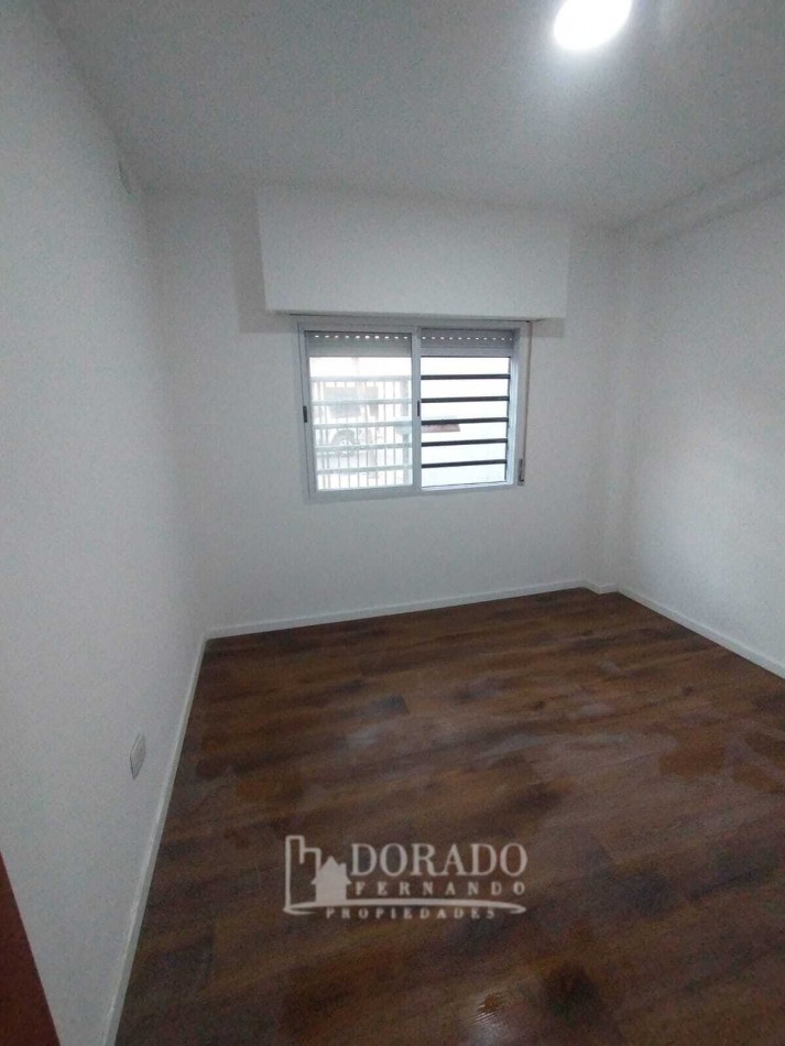 2 AMBIENTES PB CON COCHERA Y PATIO CON PARRILLA