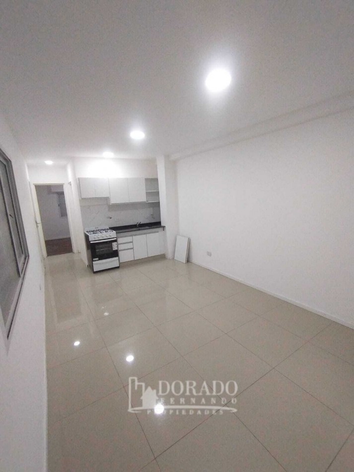 2 AMBIENTES PB CON COCHERA Y PATIO CON PARRILLA