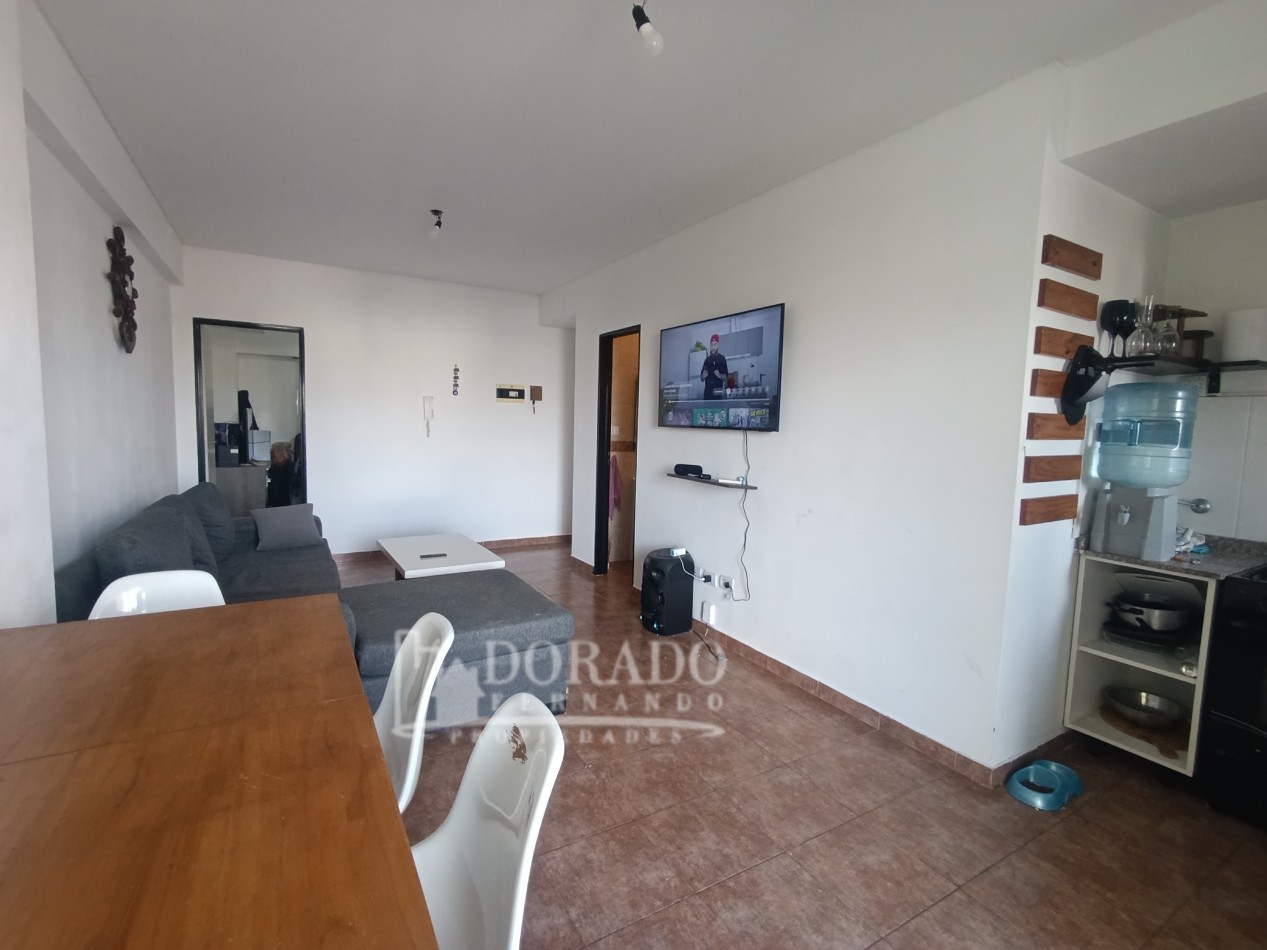 2 Ambientes al frente con Balcon