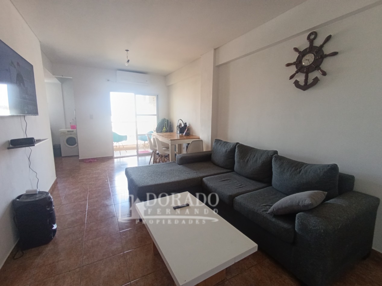 2 Ambientes al frente con Balcon