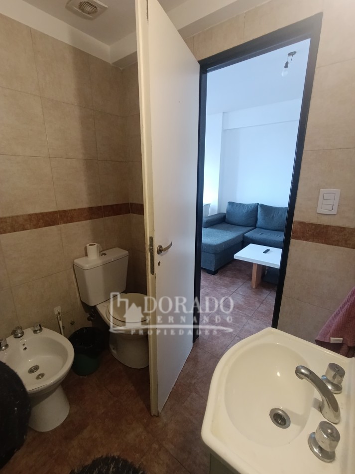 2 Ambientes al frente con Balcon