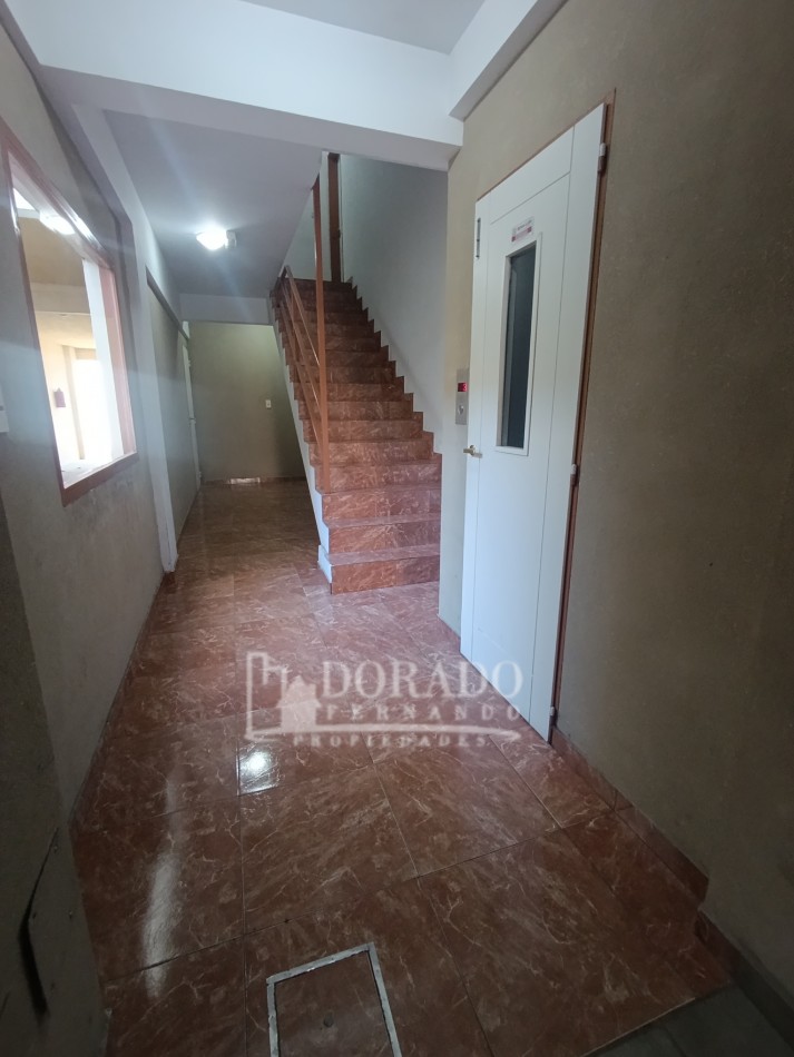 2 Ambientes al frente con Balcon