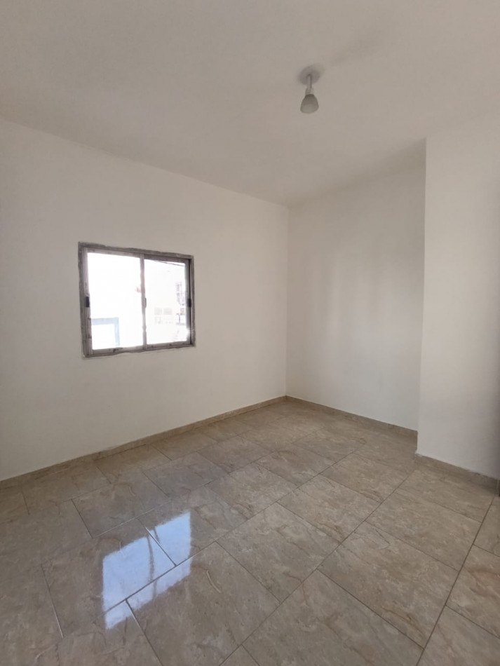 2 AMBIENTES EN PRIMER PISO 