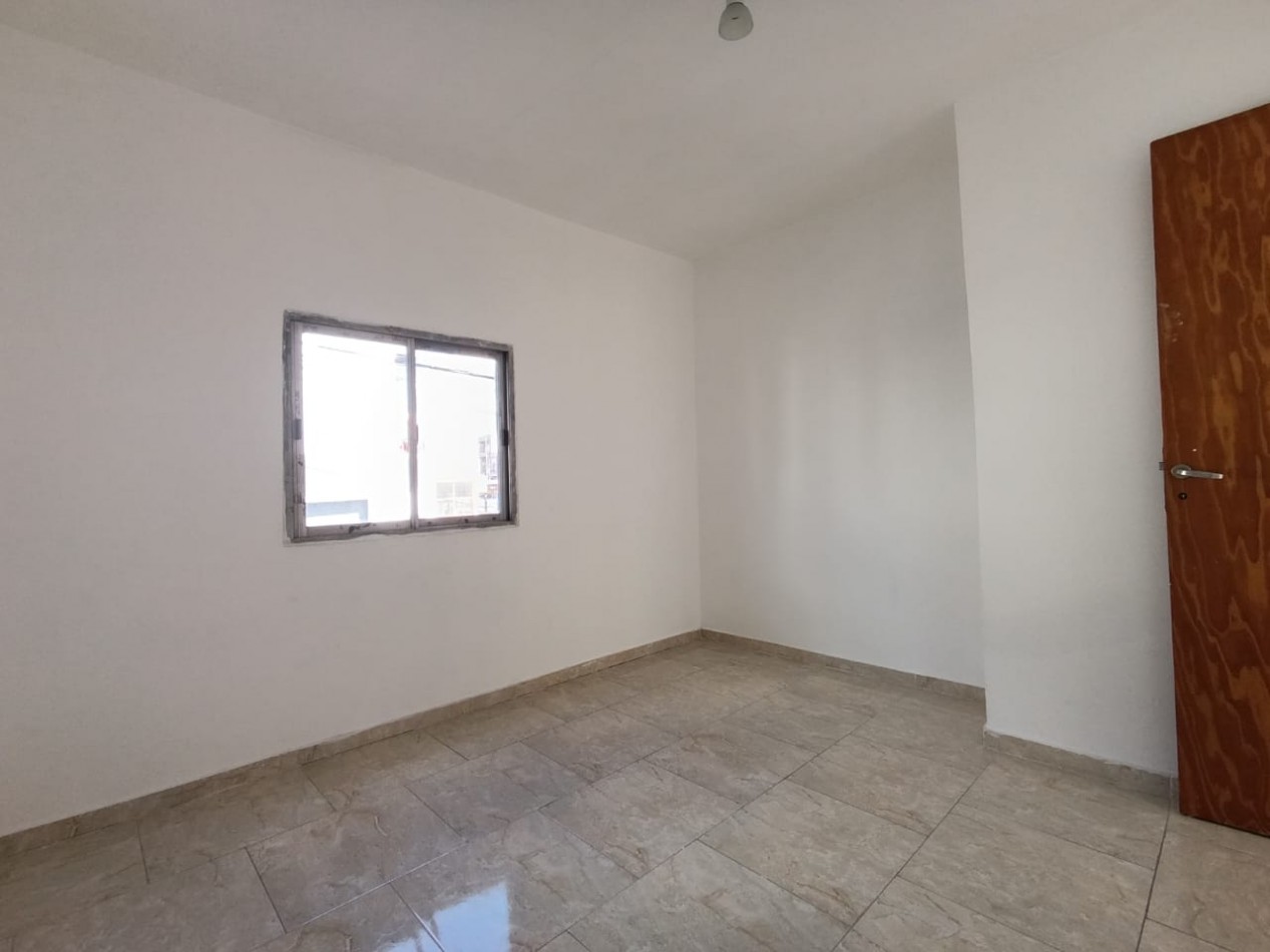 2 AMBIENTES EN PRIMER PISO 