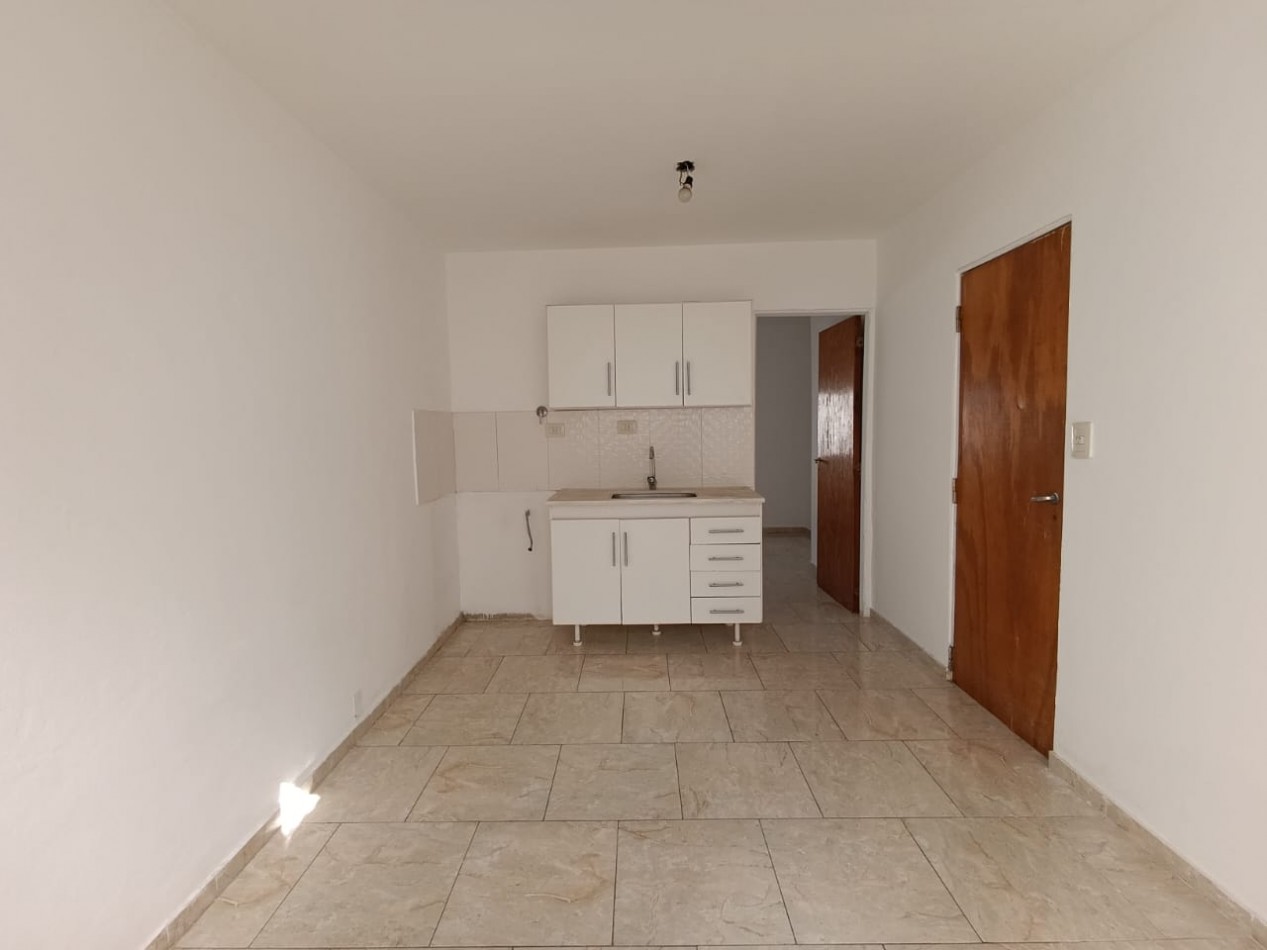 2 AMBIENTES EN PRIMER PISO 