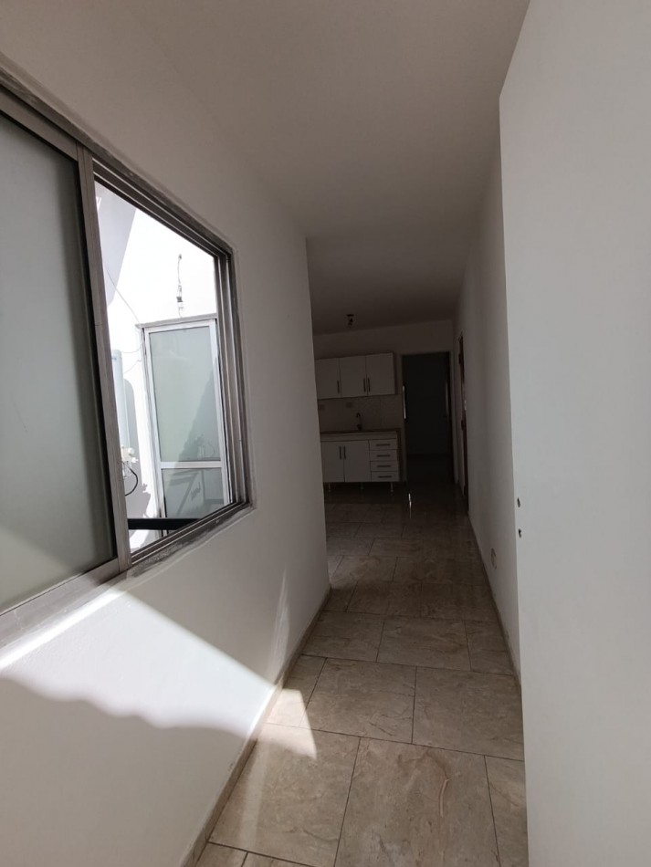 2 AMBIENTES EN PRIMER PISO 