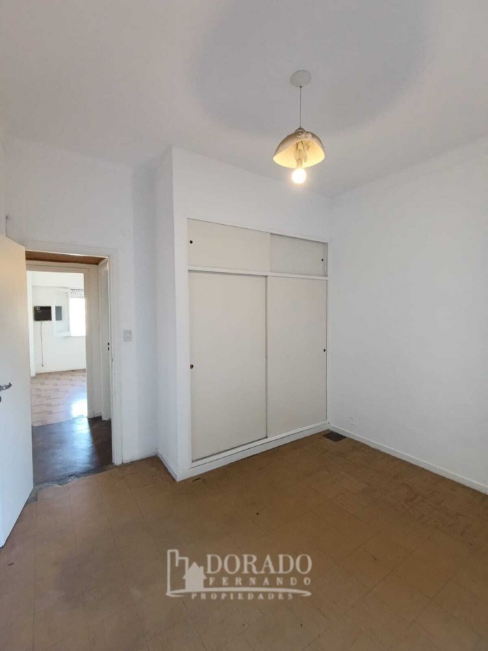 3 AMBIENTES AL FRENTE CON BALCON