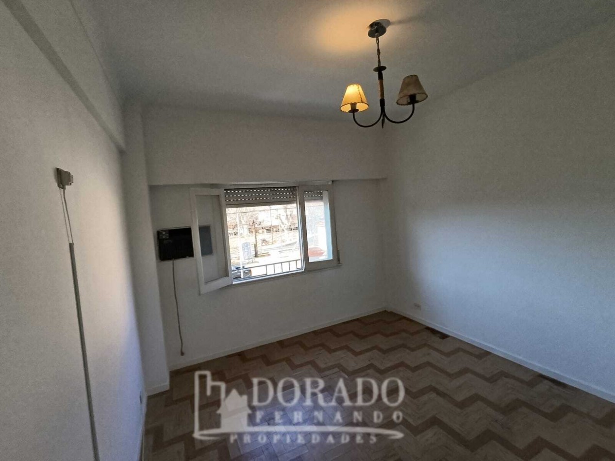 3 AMBIENTES AL FRENTE CON BALCON