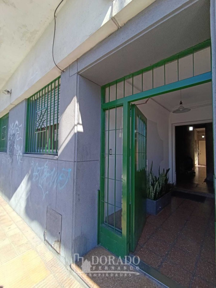 3 AMBIENTES AL FRENTE CON BALCON