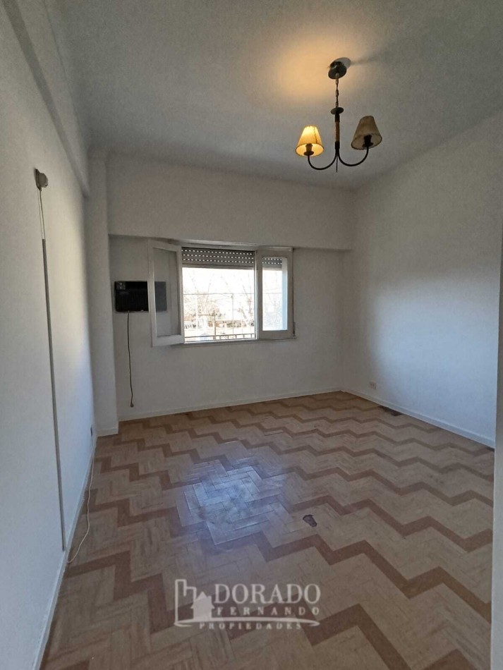 3 AMBIENTES AL FRENTE CON BALCON