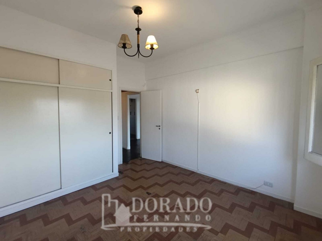 3 AMBIENTES AL FRENTE CON BALCON