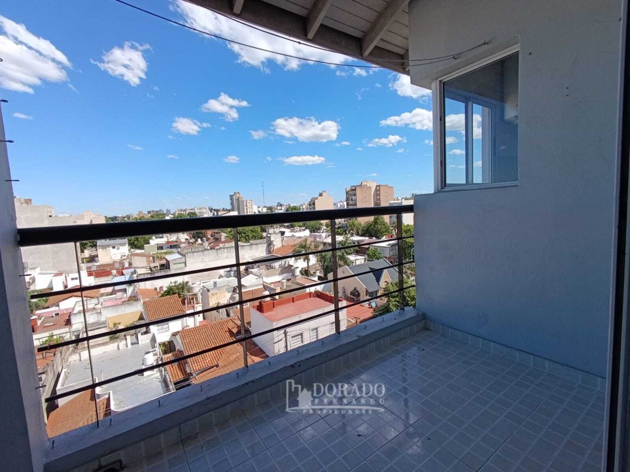 3 AMBIENTES AL FRENTE CON BALCON