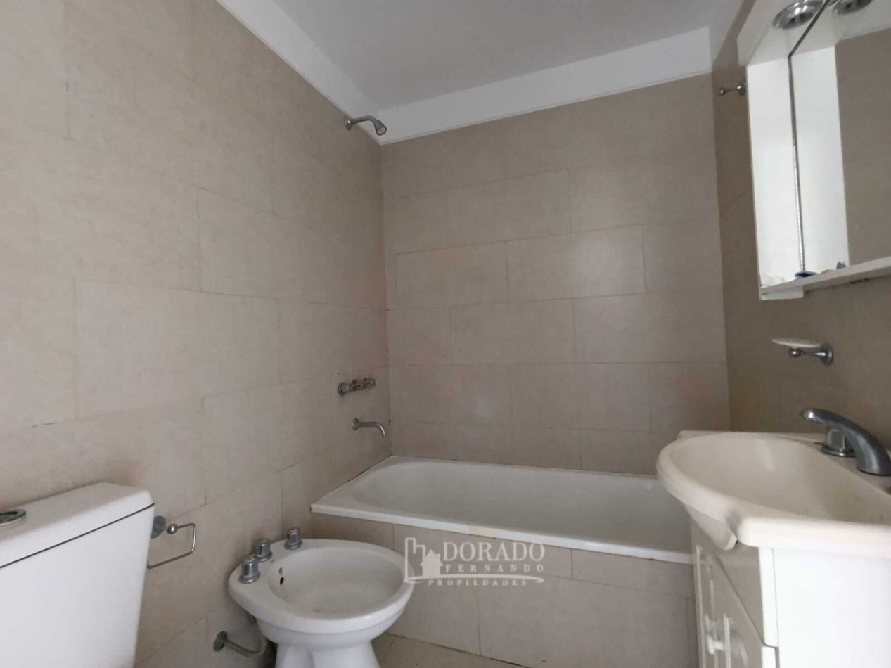 3 AMBIENTES AL FRENTE CON BALCON