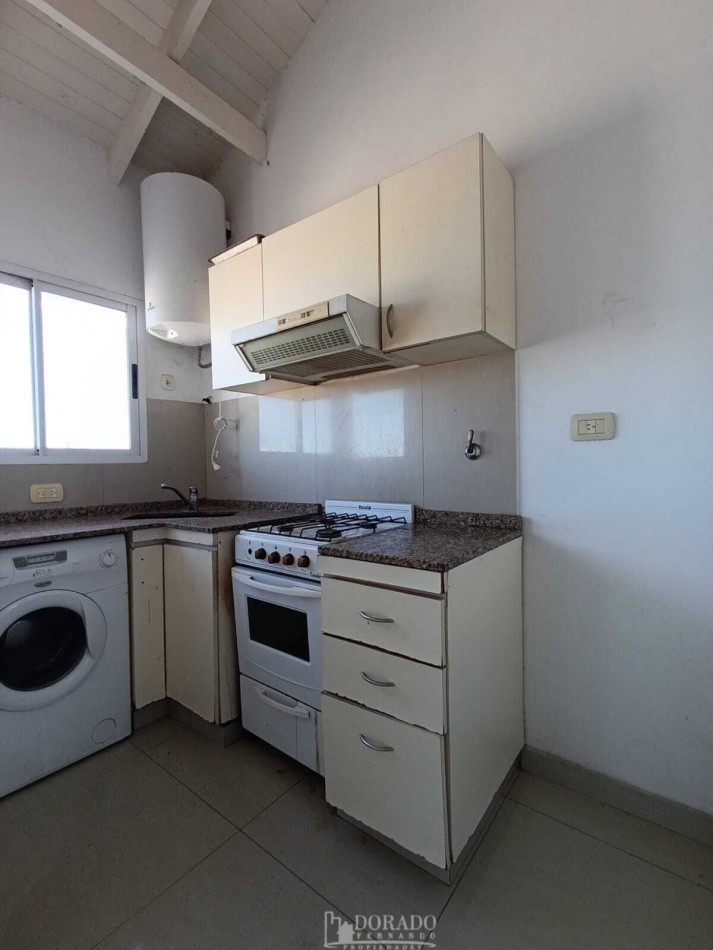 3 AMBIENTES AL FRENTE CON BALCON