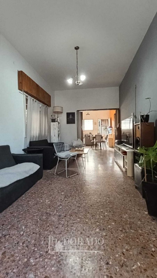 CASA 4 AMBIENTES + DPTO 2 AMBIENTES - LOTE 230 Mts²