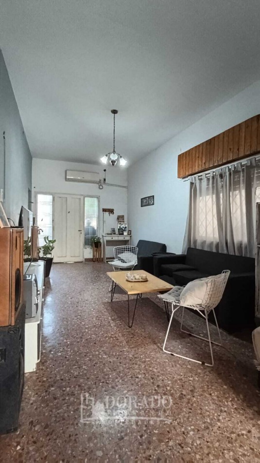CASA 4 AMBIENTES + DPTO 2 AMBIENTES - LOTE 230 Mts²