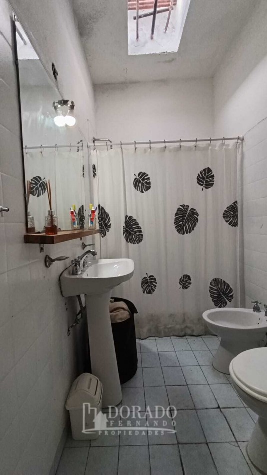CASA 4 AMBIENTES + DPTO 2 AMBIENTES - LOTE 230 Mts²