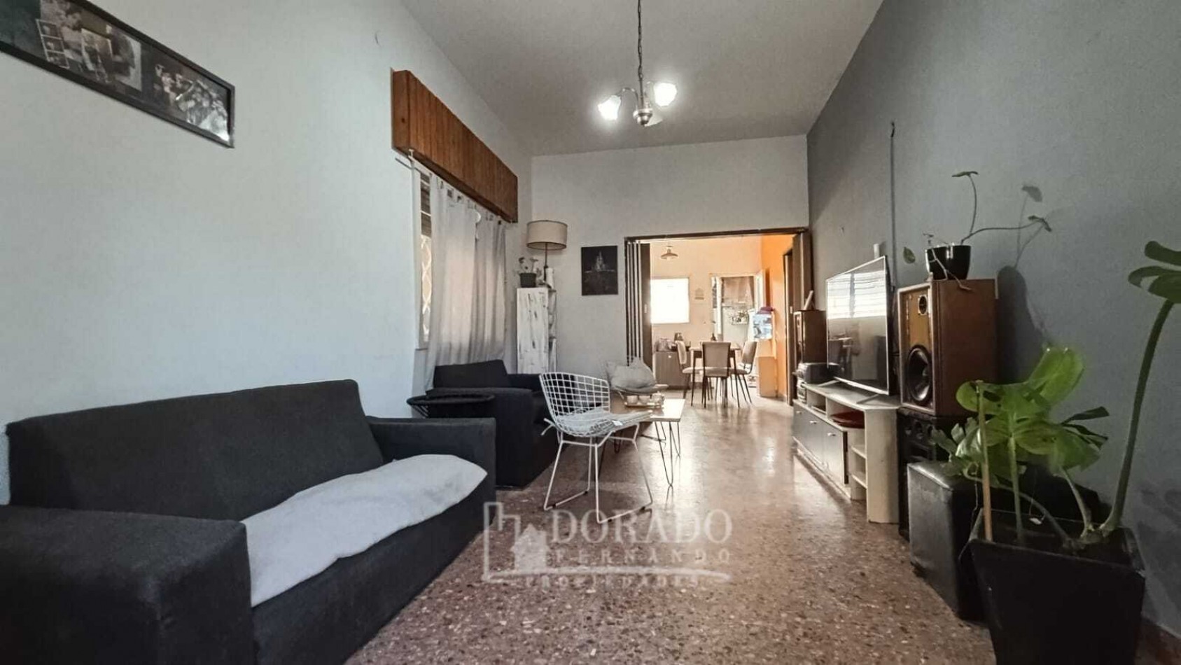 CASA 4 AMBIENTES + DPTO 2 AMBIENTES - LOTE 230 Mts²