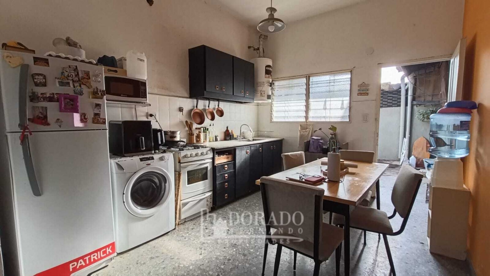 CASA 4 AMBIENTES + DPTO 2 AMBIENTES - LOTE 230 Mts²