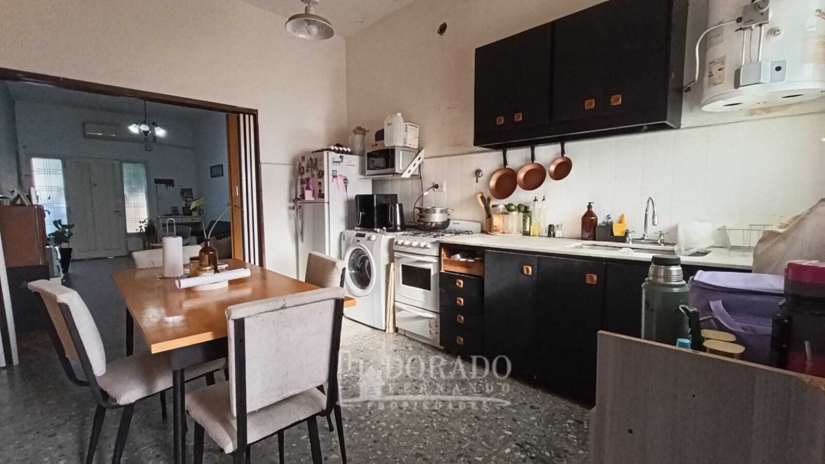 CASA 4 AMBIENTES + DPTO 2 AMBIENTES - LOTE 230 Mts²
