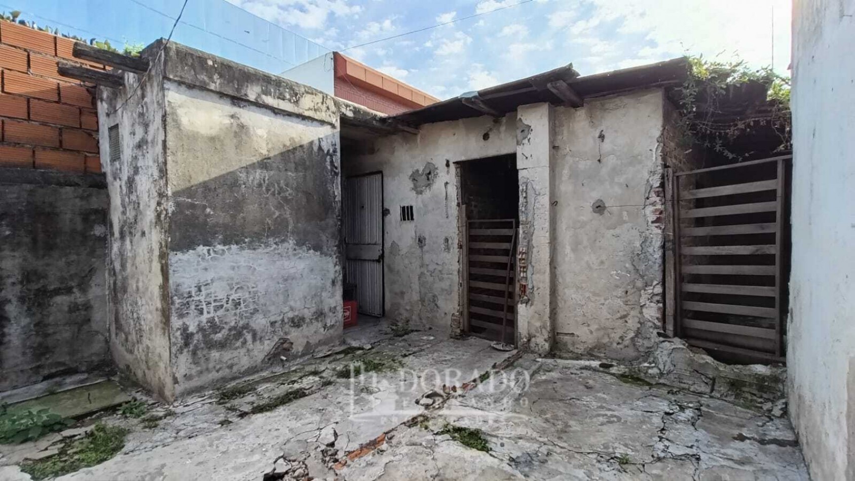 CASA 4 AMBIENTES + DPTO 2 AMBIENTES - LOTE 230 Mts²