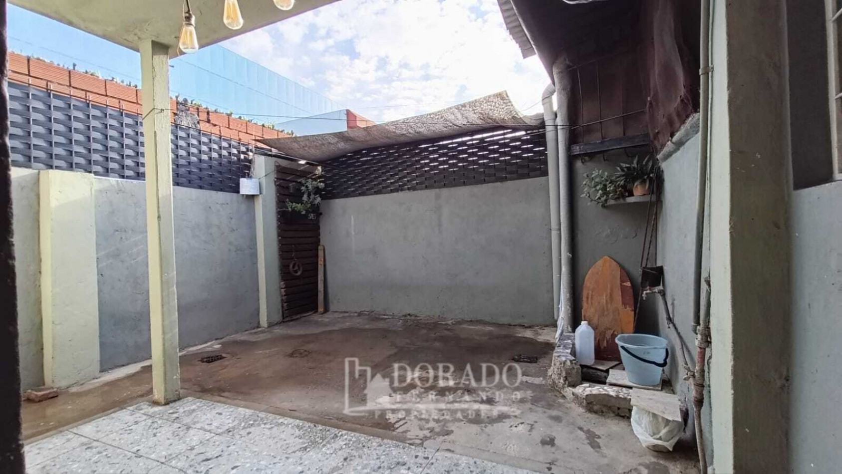CASA 4 AMBIENTES + DPTO 2 AMBIENTES - LOTE 230 Mts²