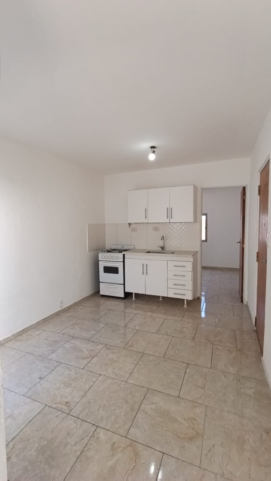 2 AMBIENTES EN PRIMER PISO 
