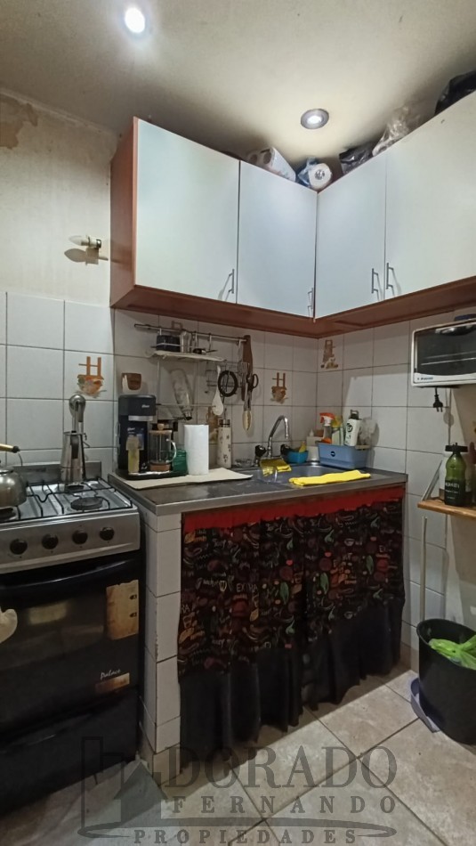 IMPORTANTE PROPIEDAD GALPON + 3 CASAS