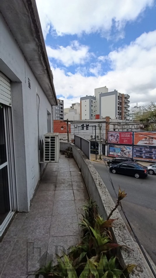 PH 3 AMBIENTES CON PATIO Y TERRAZA