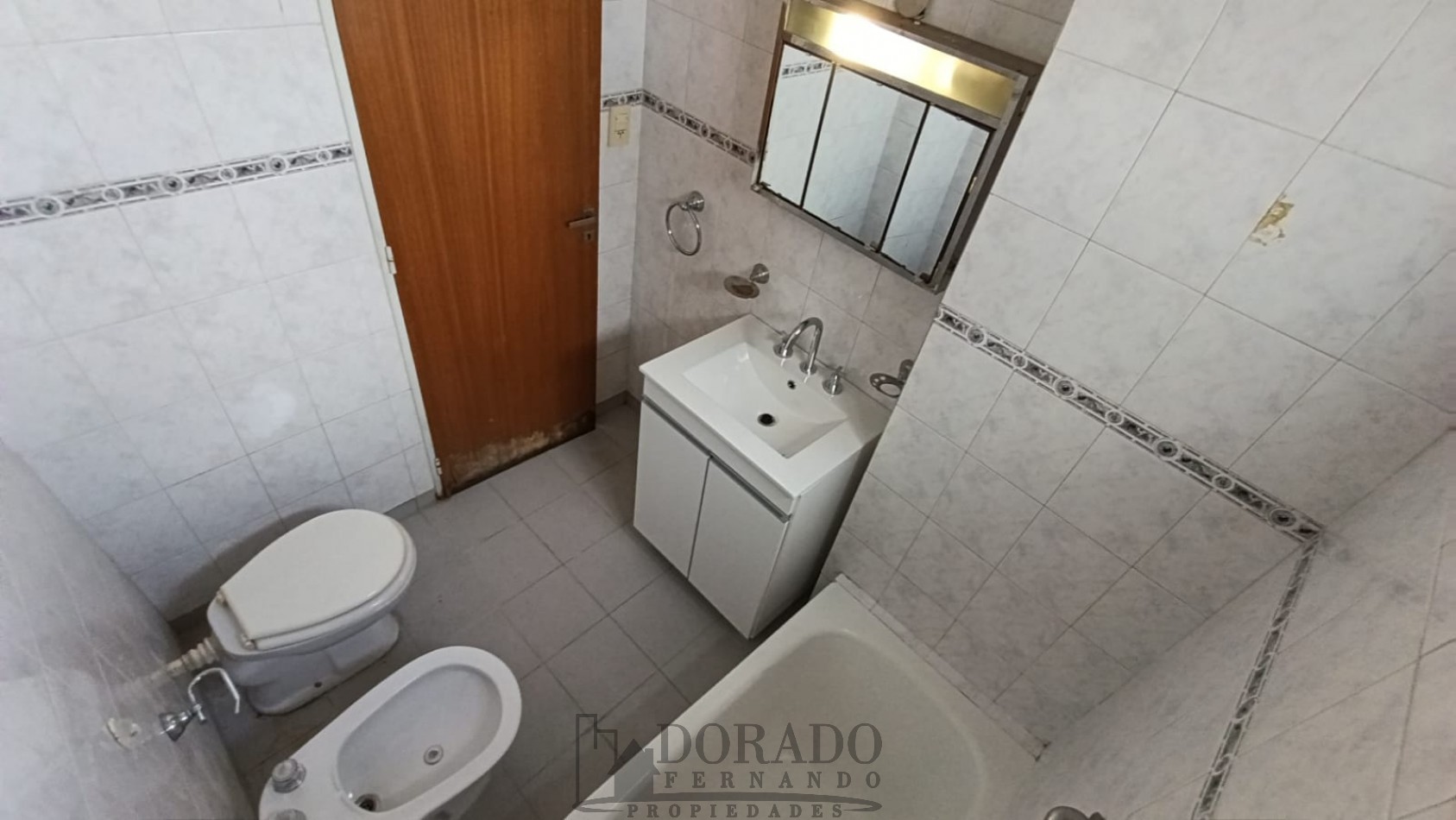 HERMOSO SEMIPISO 3 AMBIENTES FRENTE A PLAZA SAN MARTIN