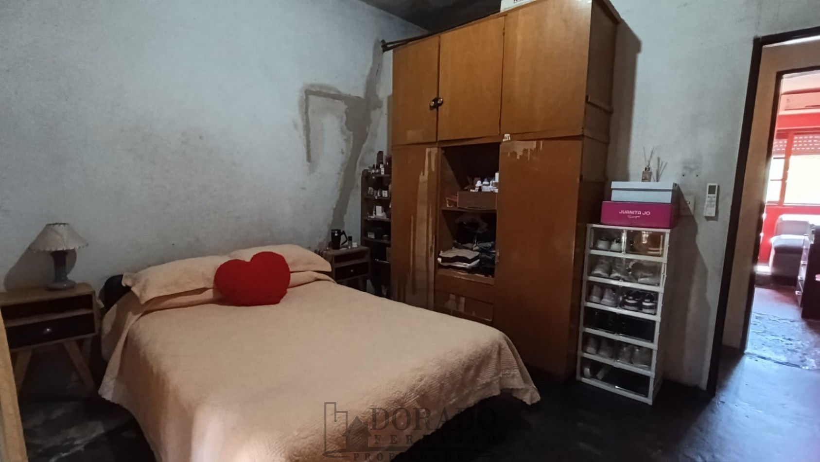 IMPORTANTE PROPIEDAD GALPON + 3 CASAS