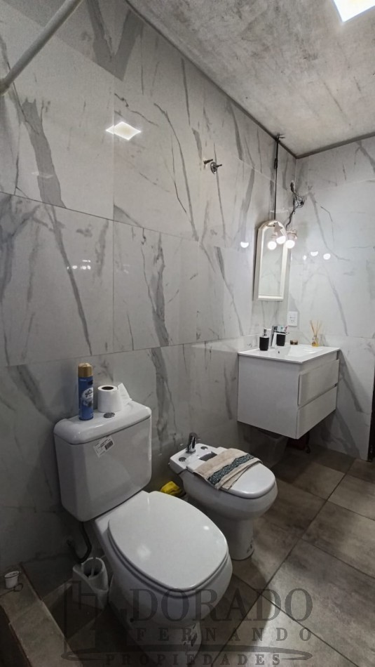 IMPORTANTE PROPIEDAD GALPON + 3 CASAS