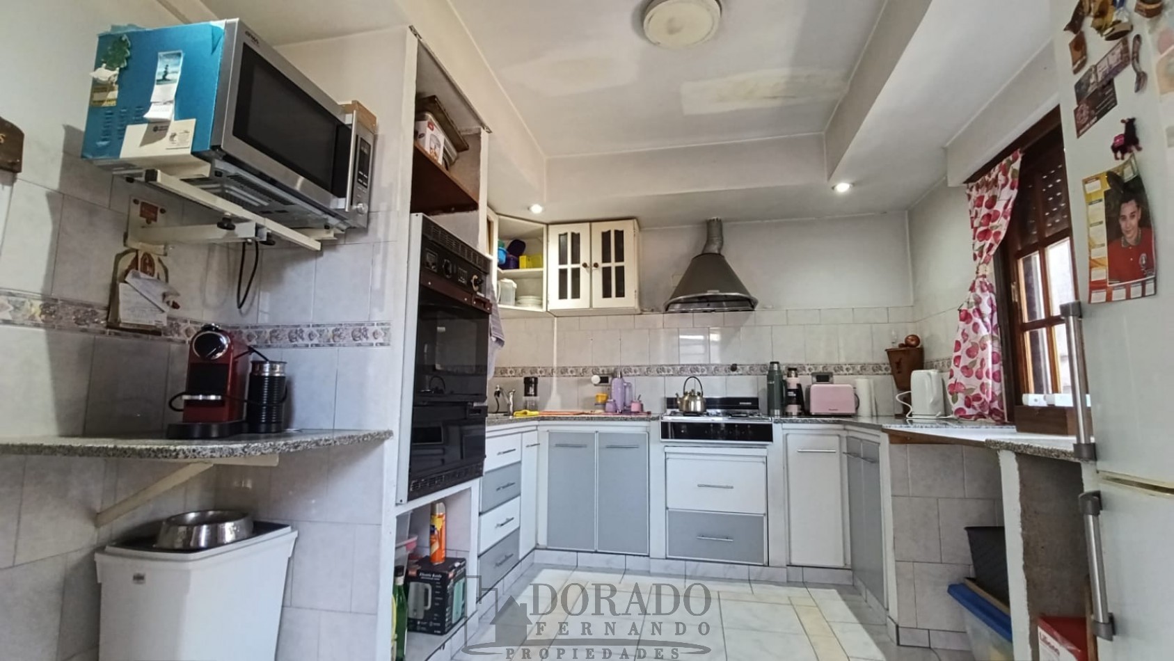 IMPORTANTE PROPIEDAD GALPON + 3 CASAS